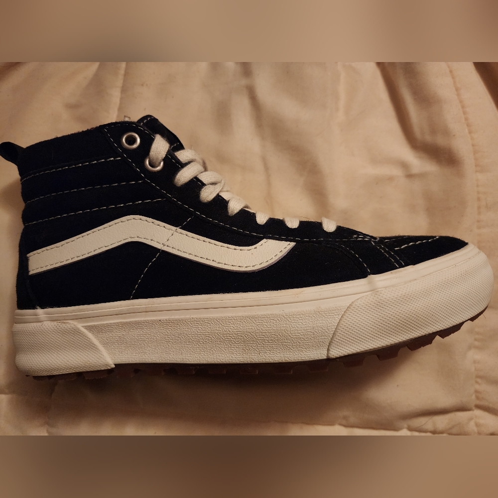 Vans - image 1